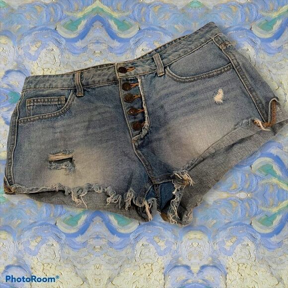 Stella Laguna Beach button jean distressed shorts - Picture 2 of 11